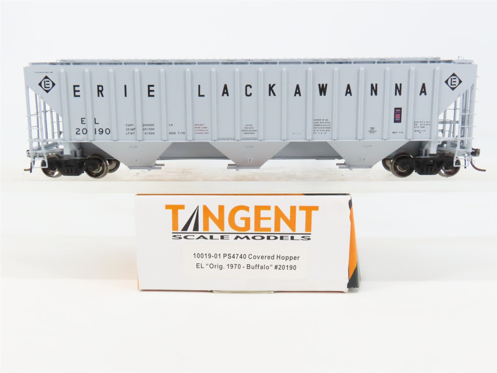 HO Scale Tangent 10019-01 EL Erie Lackawanna 3-Bay PS4740 Covered Hopper #20190