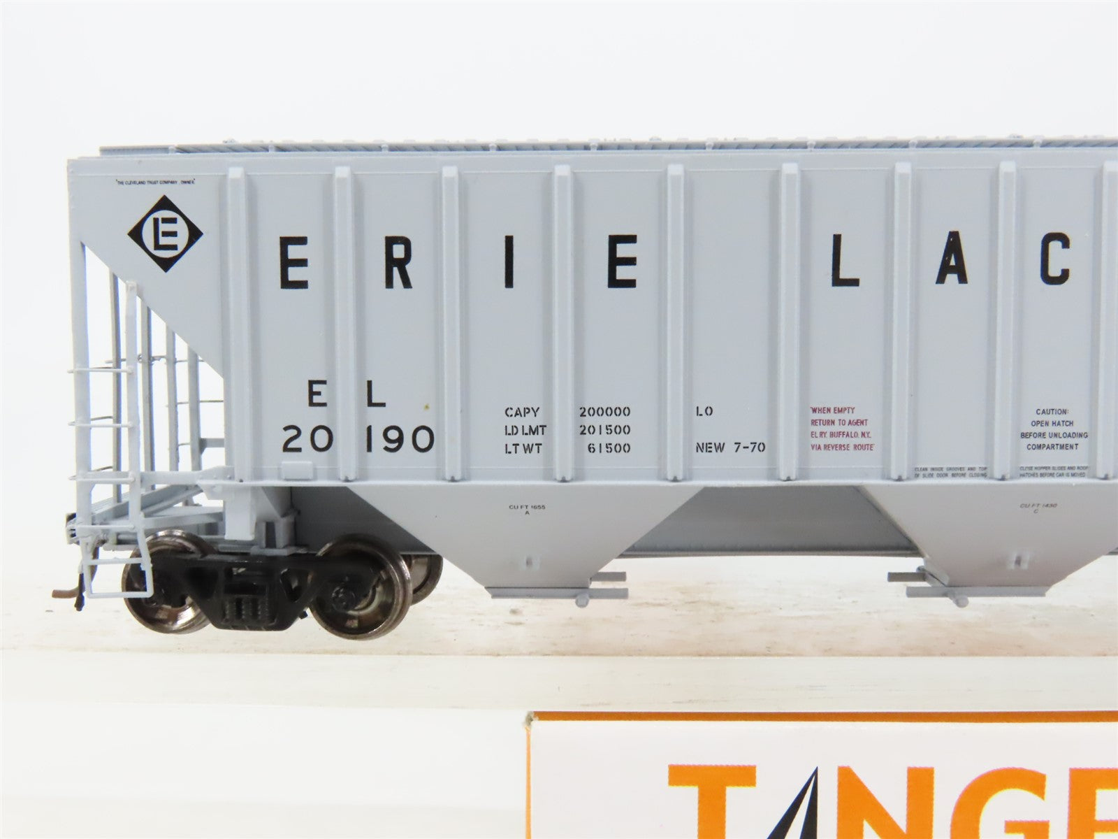 HO Scale Tangent 10019-01 EL Erie Lackawanna 3-Bay PS4740 Covered Hopper #20190