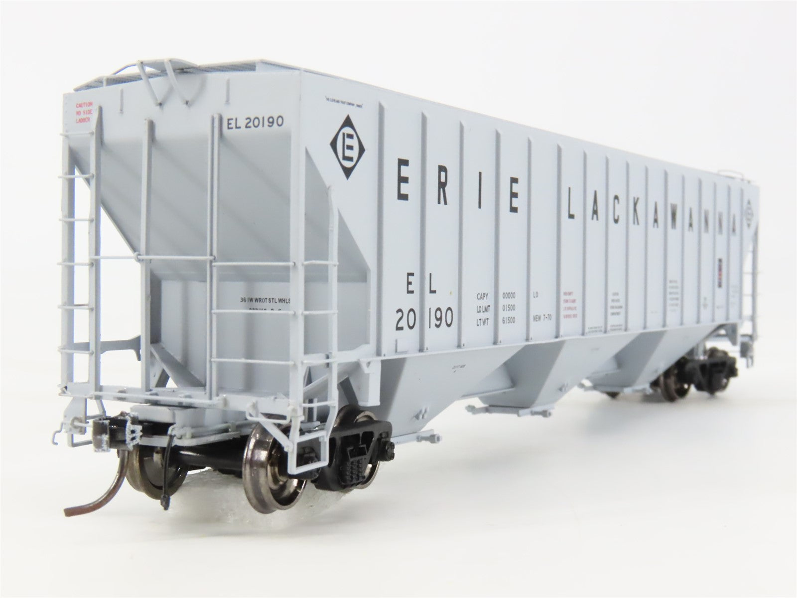 HO Scale Tangent 10019-01 EL Erie Lackawanna 3-Bay PS4740 Covered Hopper #20190