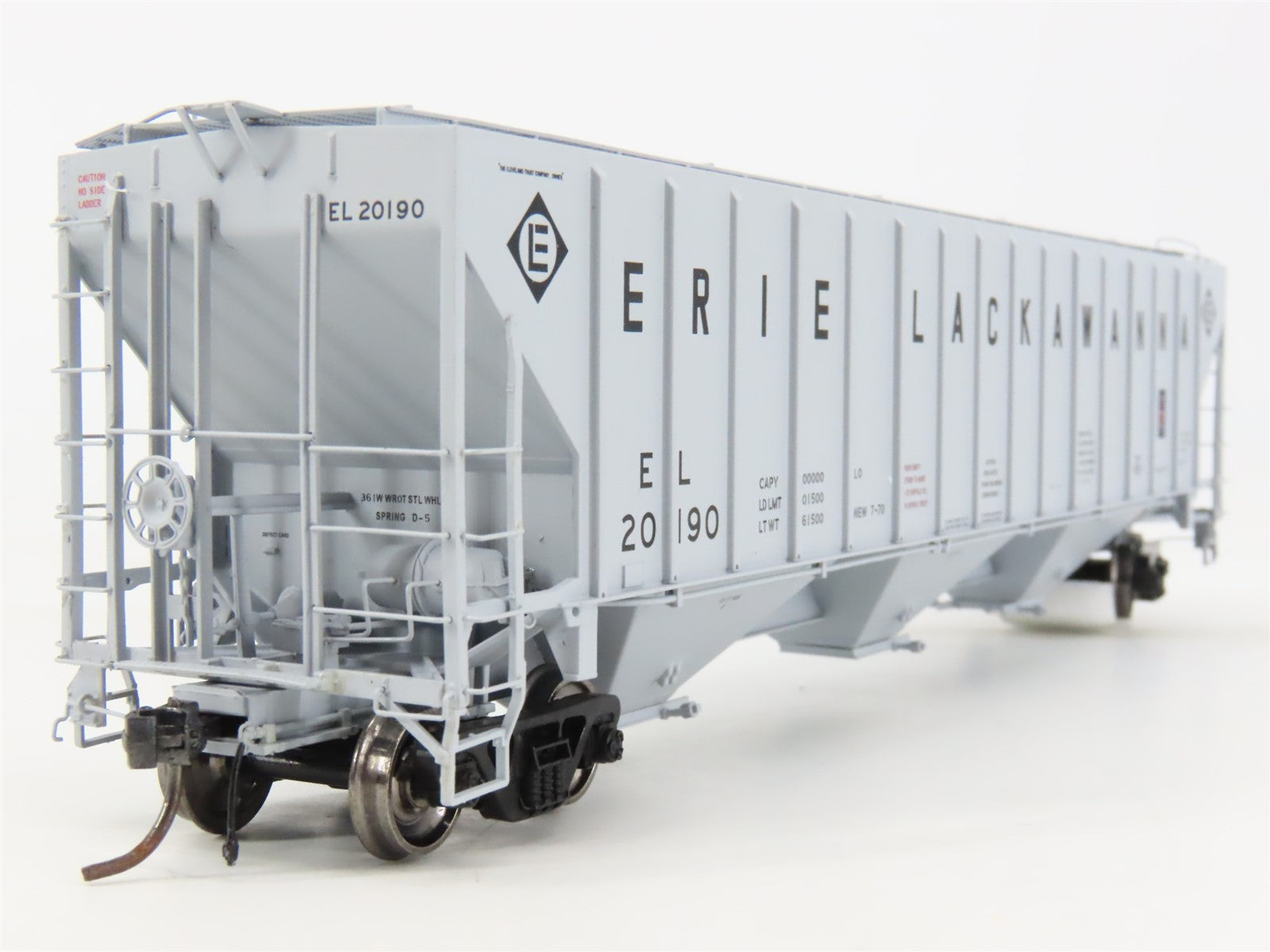 HO Scale Tangent 10019-01 EL Erie Lackawanna 3-Bay PS4740 Covered Hopper #20190