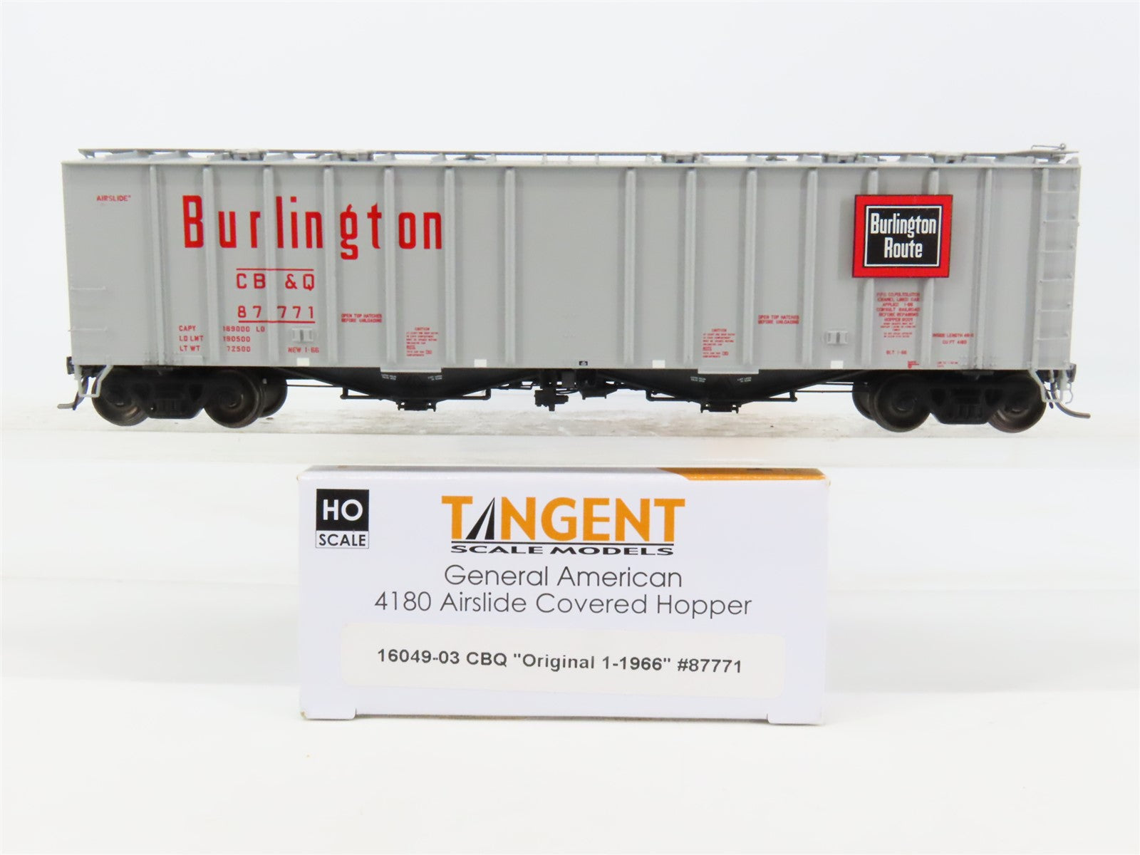HO Scale Tangent 16049-03 CB&Q Burlington 2-Bay Airslide Covered Hopper #87771