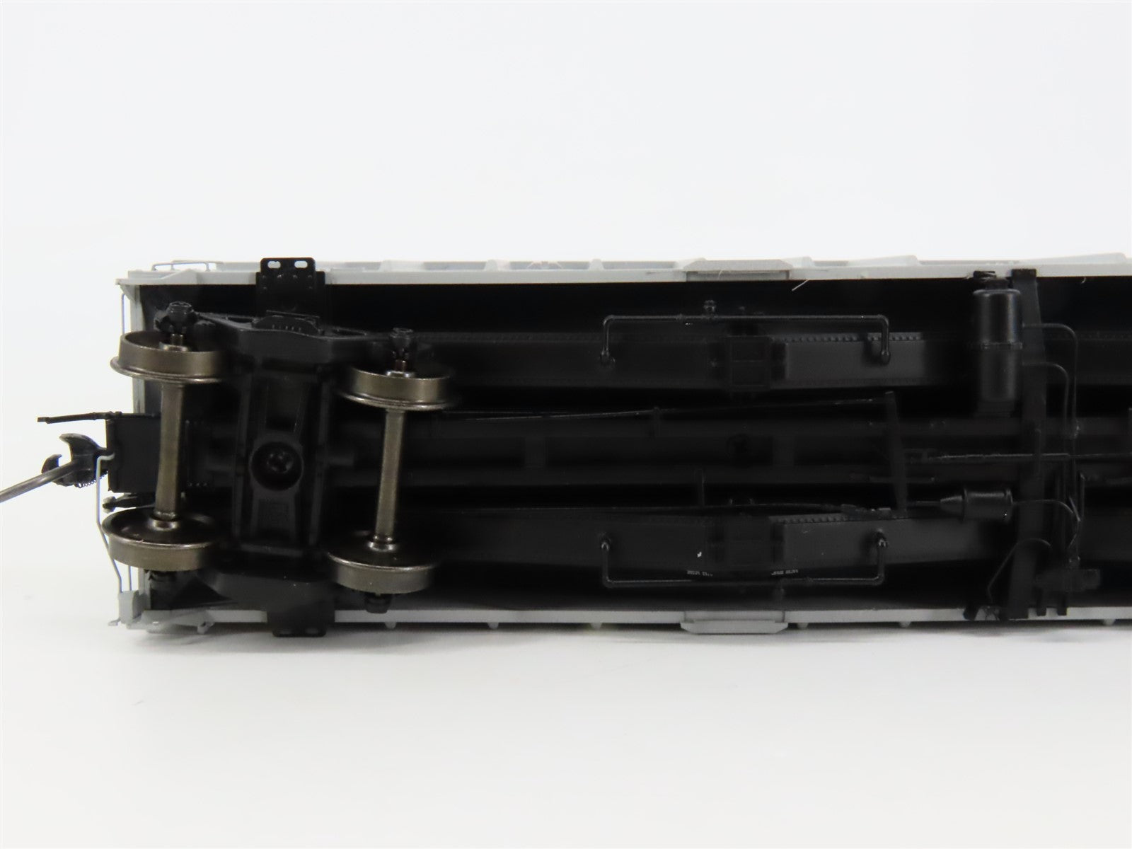 HO Scale Tangent 16049-03 CB&Q Burlington 2-Bay Airslide Covered Hopper #87771