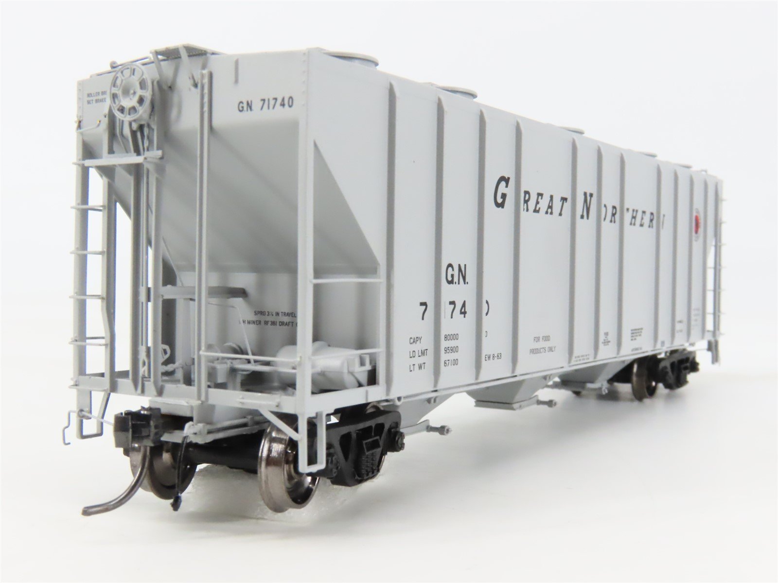 HO Scale Tangent 10514-01 GN Great Northern 3-Bay PS4000 Covered Hopper #71740