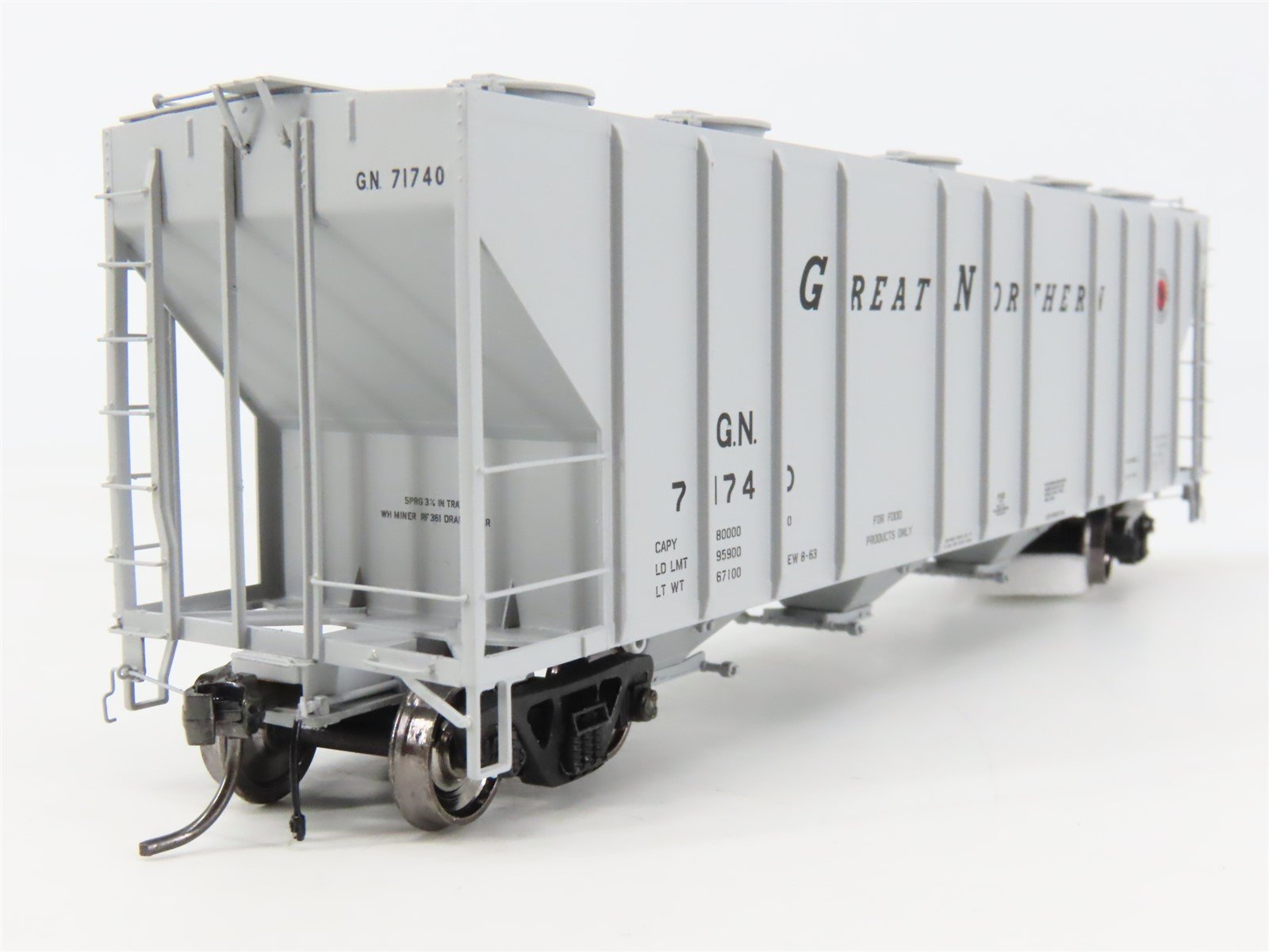 HO Scale Tangent 10514-01 GN Great Northern 3-Bay PS4000 Covered Hopper #71740