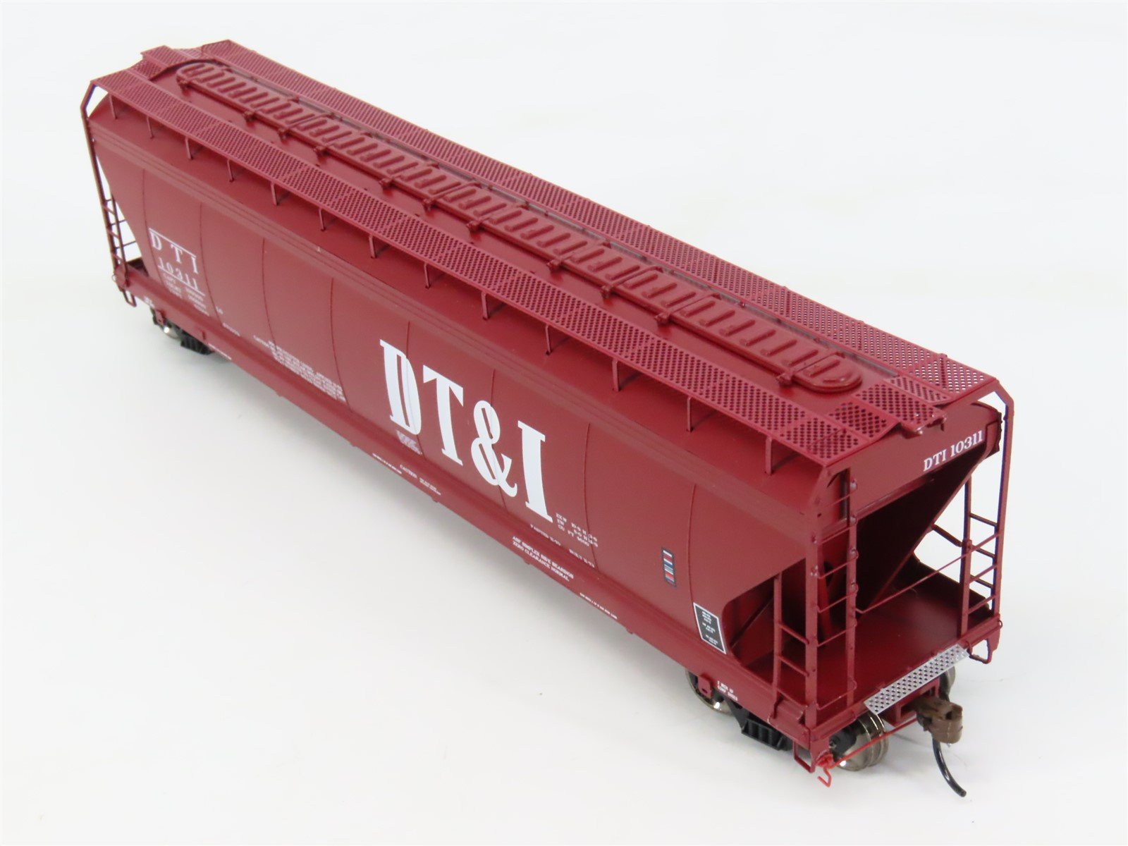 HO Scale Athearn Genesis ATHG15854 DT&I 3-Bay ACF 4600 Covered Hopper #10311