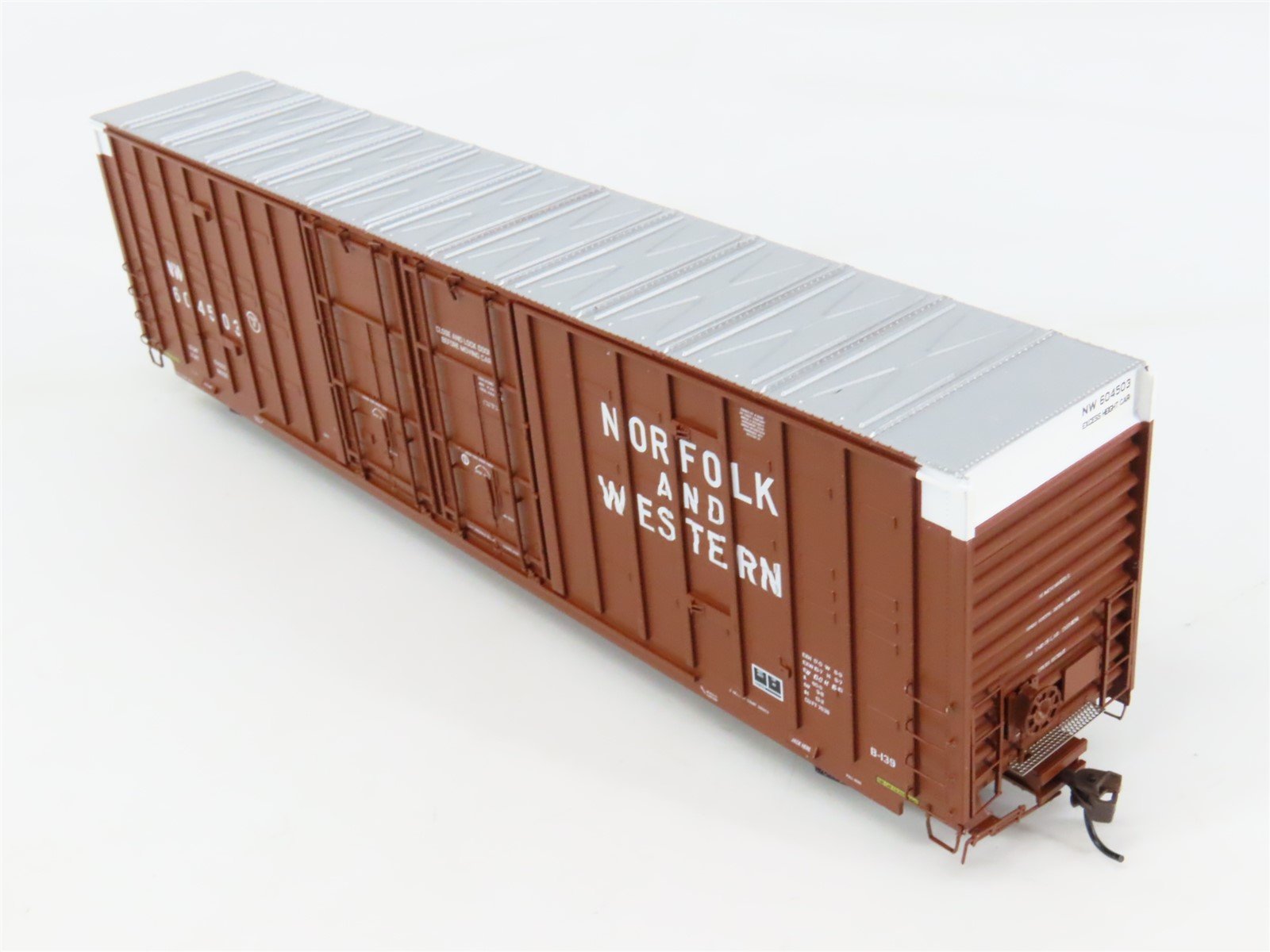 HO Scale Athearn Genesis G4019 N&W 60' Berwick Excess Height Box Car #604503