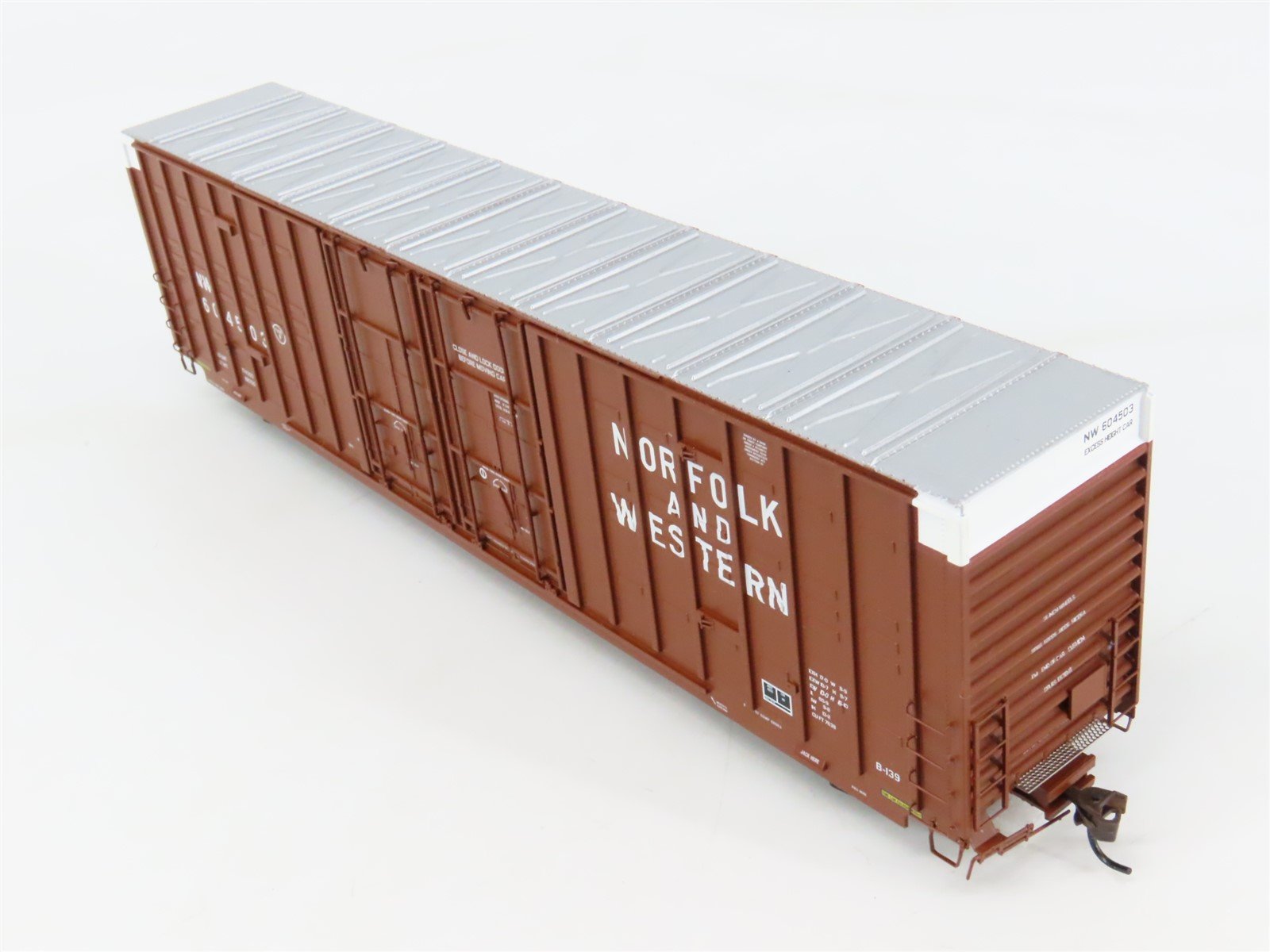 HO Scale Athearn Genesis G4019 N&W 60' Berwick Excess Height Box Car #604503