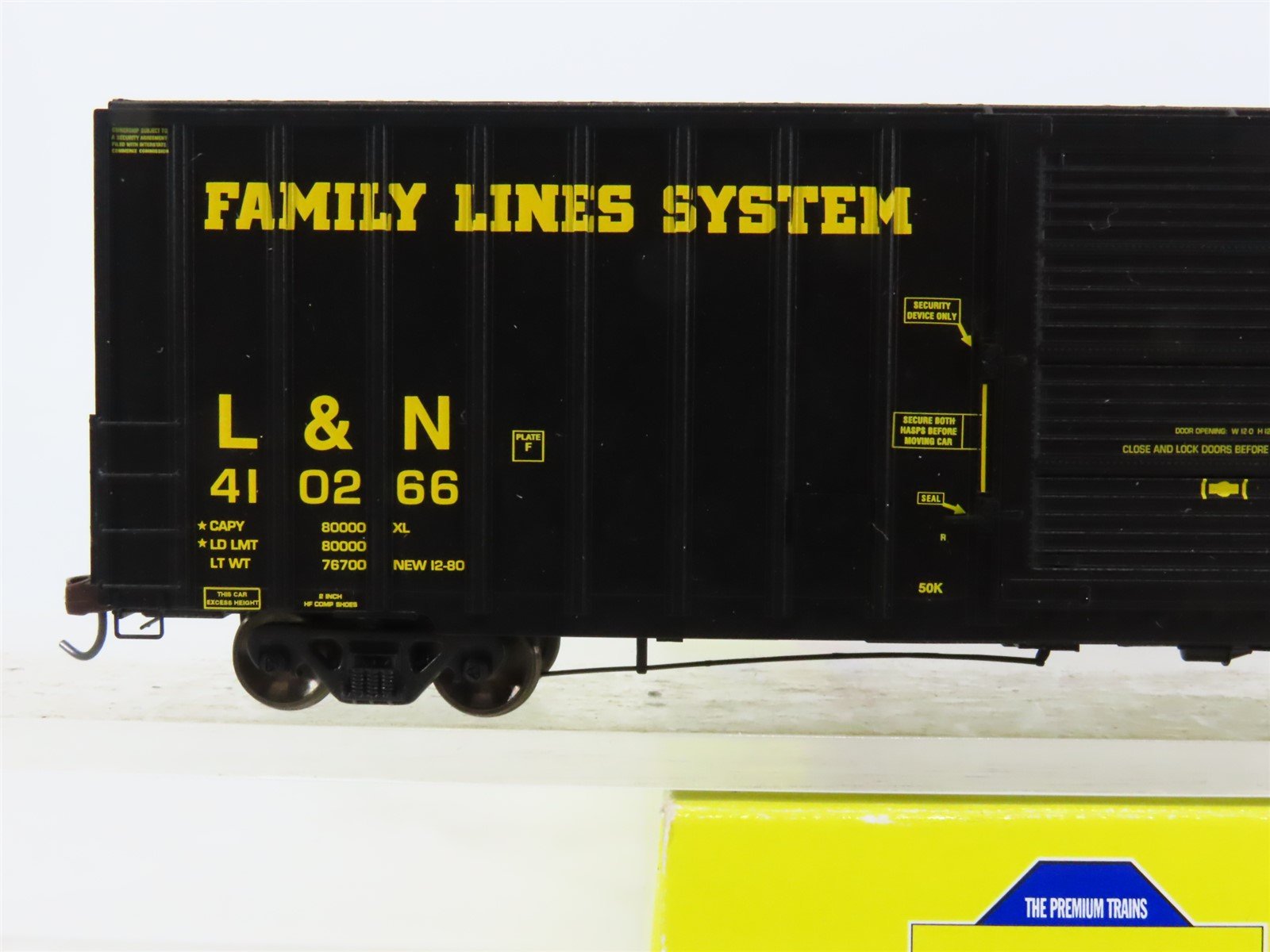 HO Athearn Genesis G4072 SCL/L&N Family Lines 60' Excess Height Box Car #410266