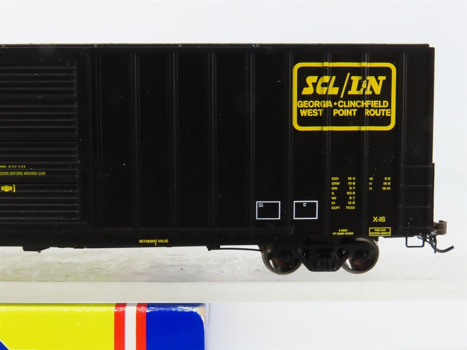 HO Athearn Genesis G4072 SCL/L&N Family Lines 60' Excess Height Box Car #410266
