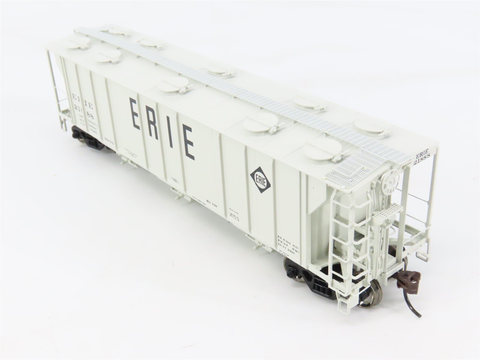 HO Scale Athearn 93763 ERIE Railroad 3-Bay PS 2893 Covered Hopper #21888