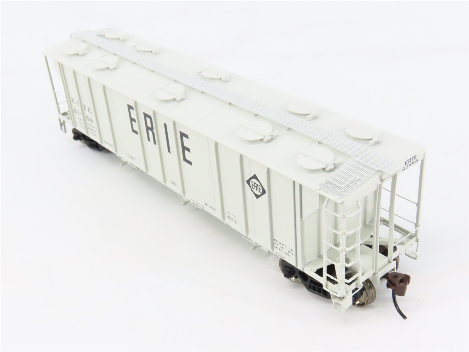 HO Scale Athearn 93763 ERIE Railroad 3-Bay PS 2893 Covered Hopper #21888