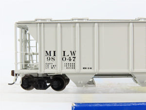 HO Scale Athearn 93741 MIW Milwaukee Road 3-Bay PS 2893 Covered Hopper #98047