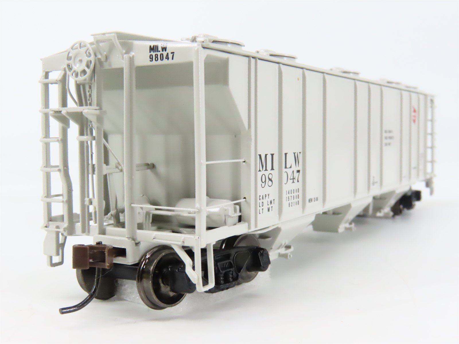 HO Scale Athearn 93741 MIW Milwaukee Road 3-Bay PS 2893 Covered Hopper #98047
