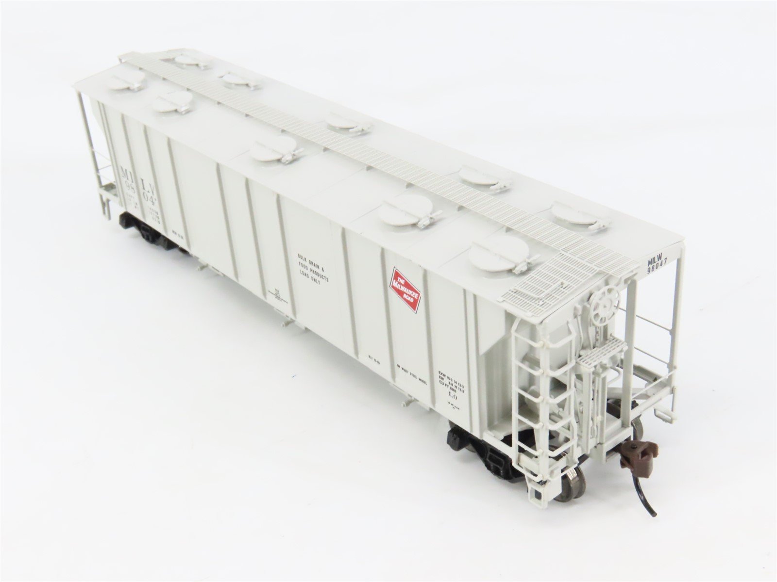 HO Scale Athearn 93741 MIW Milwaukee Road 3-Bay PS 2893 Covered Hopper #98047