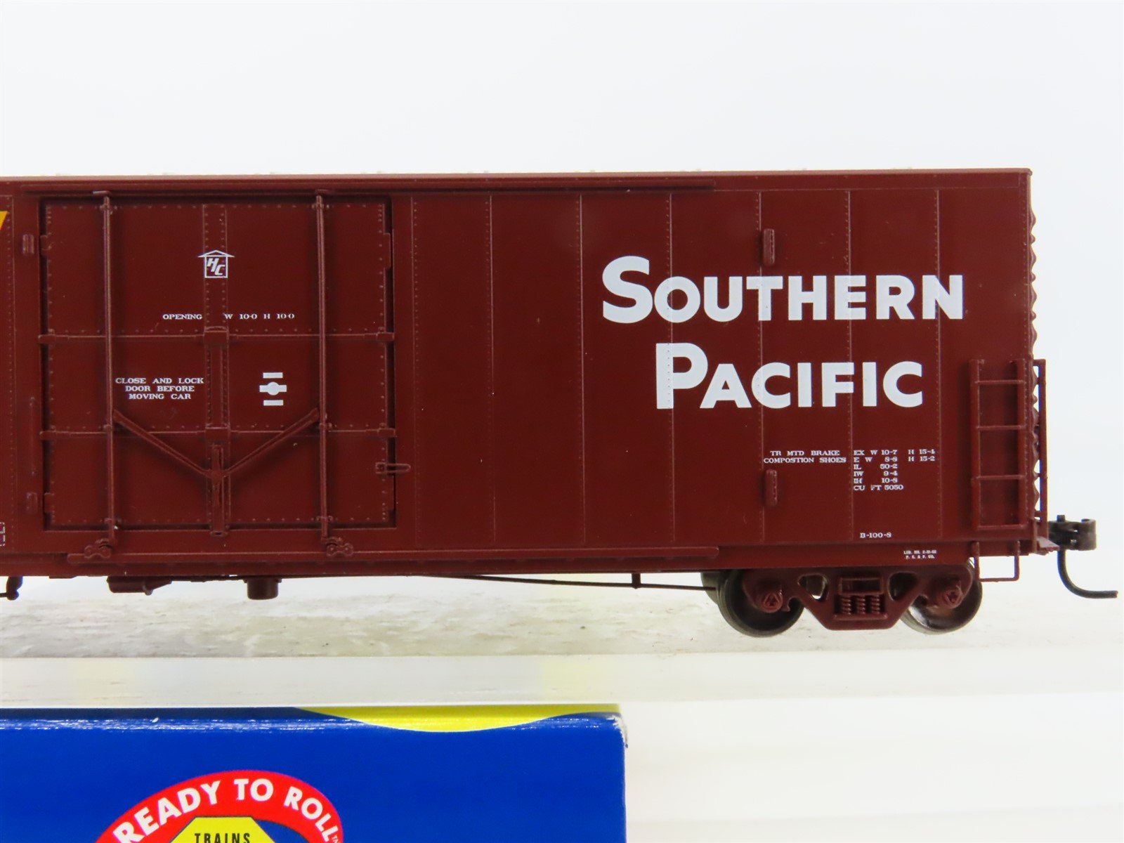 HO Athearn 88959 SP Southern Pacific 50' PC&F Hydra-Cushion Box Car #674368