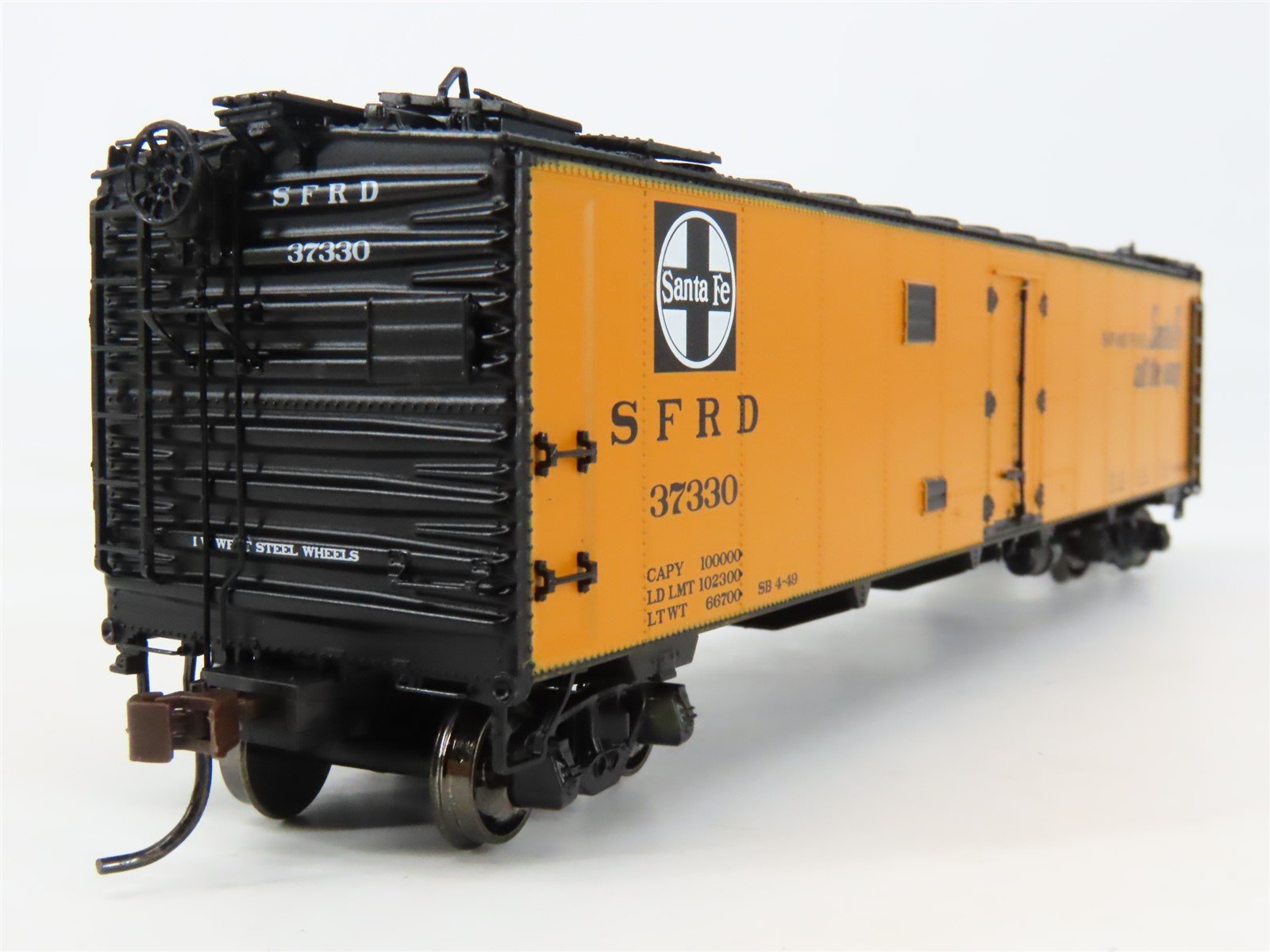 HO Scale Athearn 94524 SFRD ATSF Texas Chief 50' Steel Ice Bunker Reefer #37330