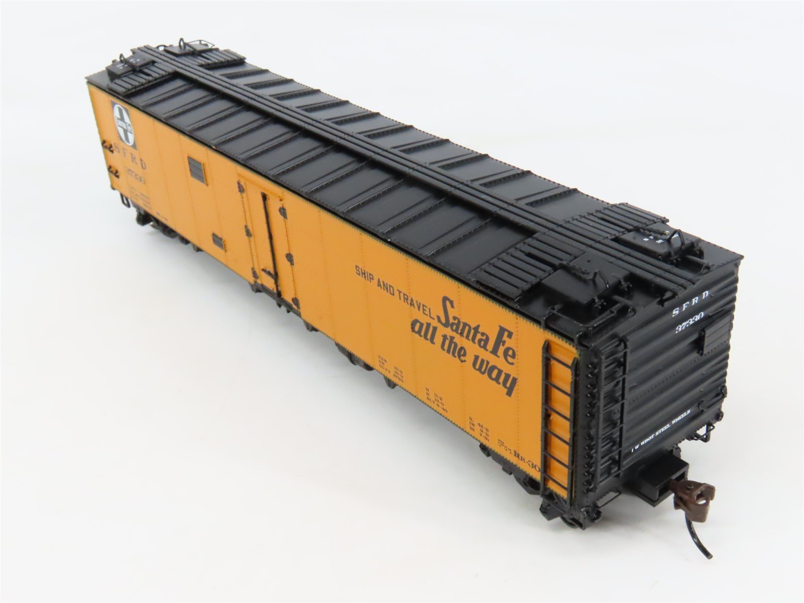 HO Scale Athearn 94524 SFRD ATSF Texas Chief 50' Steel Ice Bunker Reefer #37330