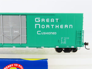 HO Scale Athearn 88957 GN Great Northern 50' PC&F Plug Door Box Car #200136