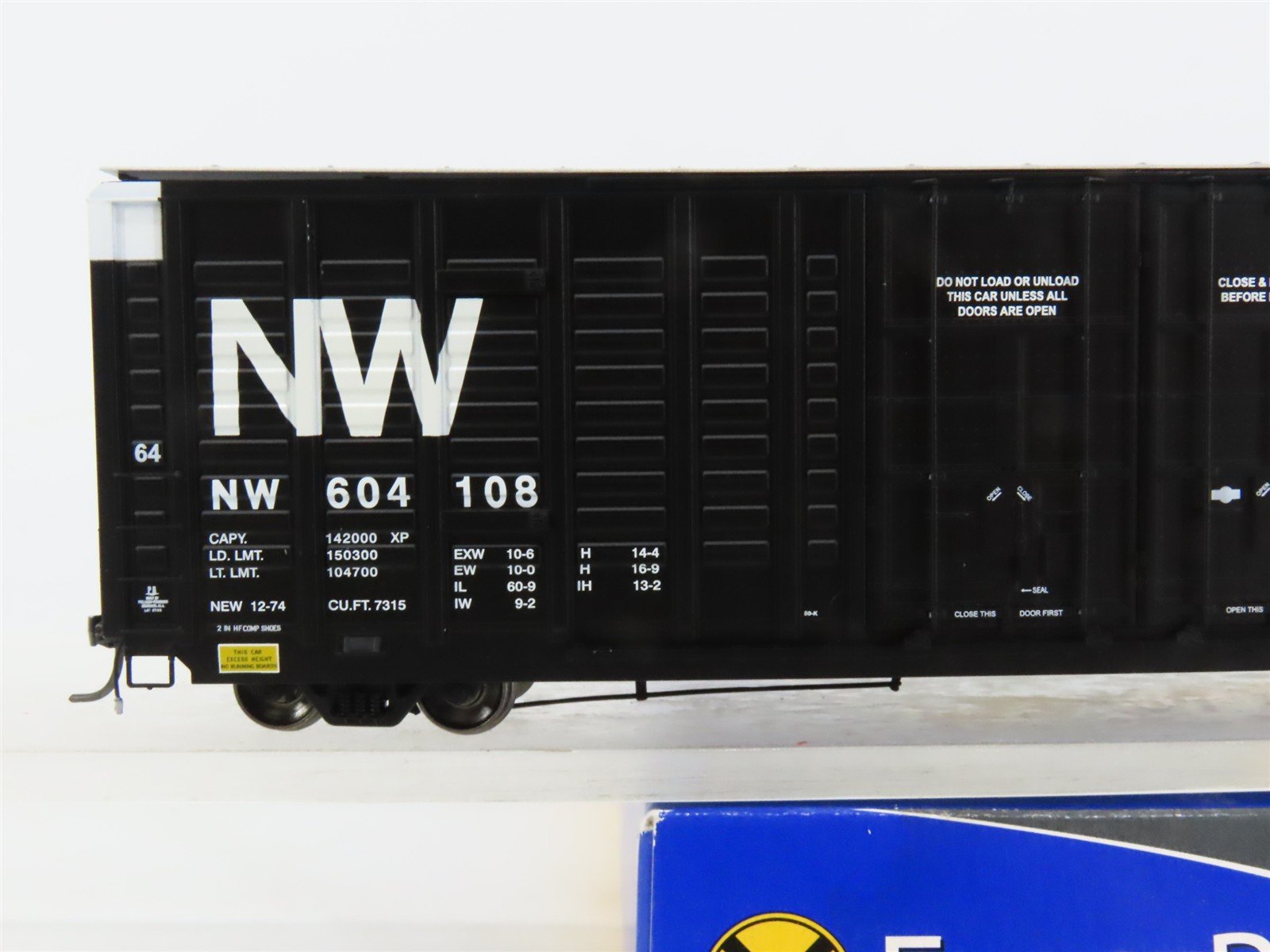 HO Scale ExactRail EP-80610-1 NW Norfolk & Western 60' Box Car 604108 RTR