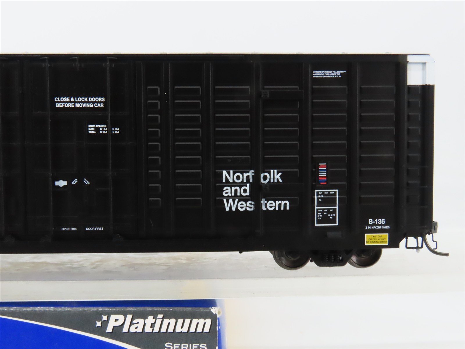 HO Scale ExactRail EP-80610-1 NW Norfolk & Western 60' Box Car 604108 RTR
