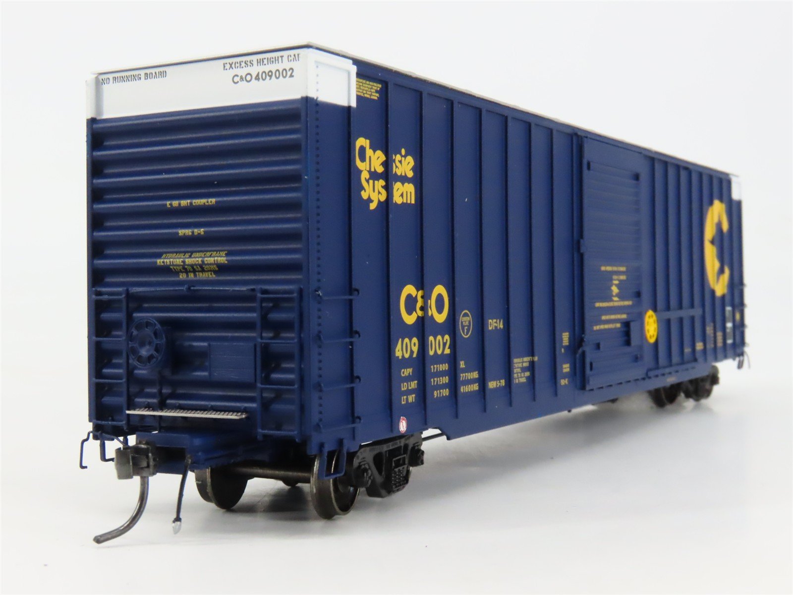 HO Scale ExactRail EP-80402-1 C&O Chessie System 60' Box Car 409002 RTR