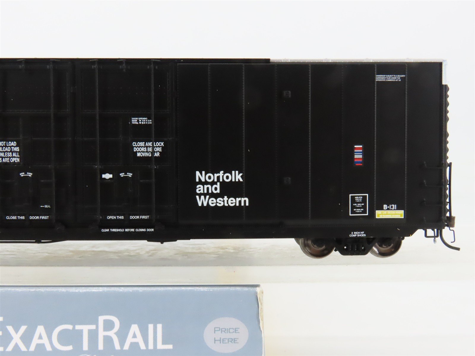 HO Scale ExactRail EP-80303-2 Norfolk & Western 60' Double Plug Door Box Car RTR
