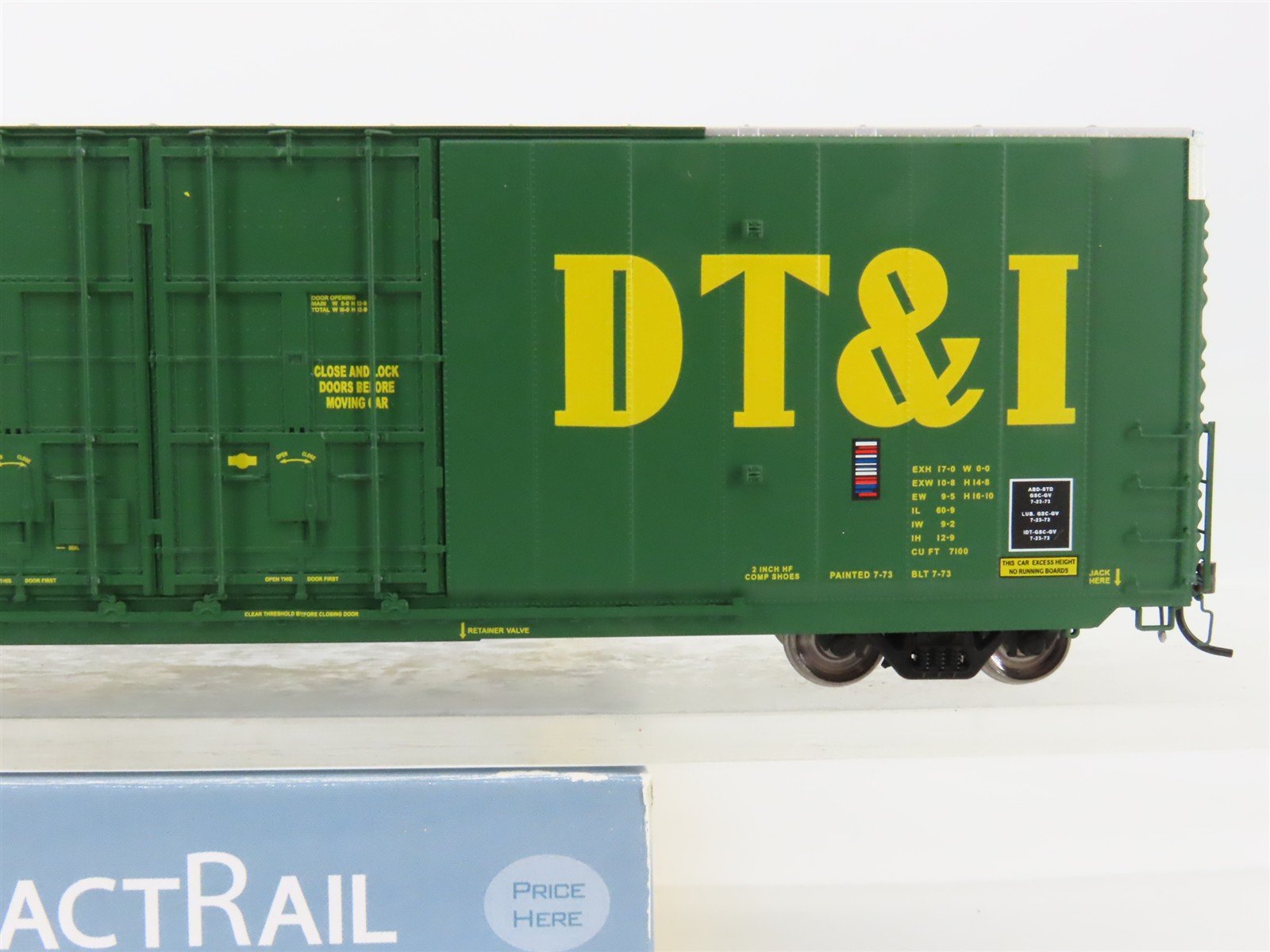HO Scale ExactRail EP-80304-1 Detroit, Toledo & Ironton 60' Box Car RTR