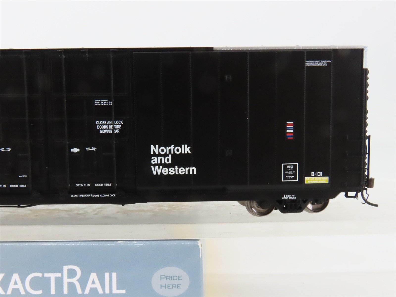 HO Scale ExactRail EP-80303-1 NW Norfolk & Western 60' Box Car 605000 RTR