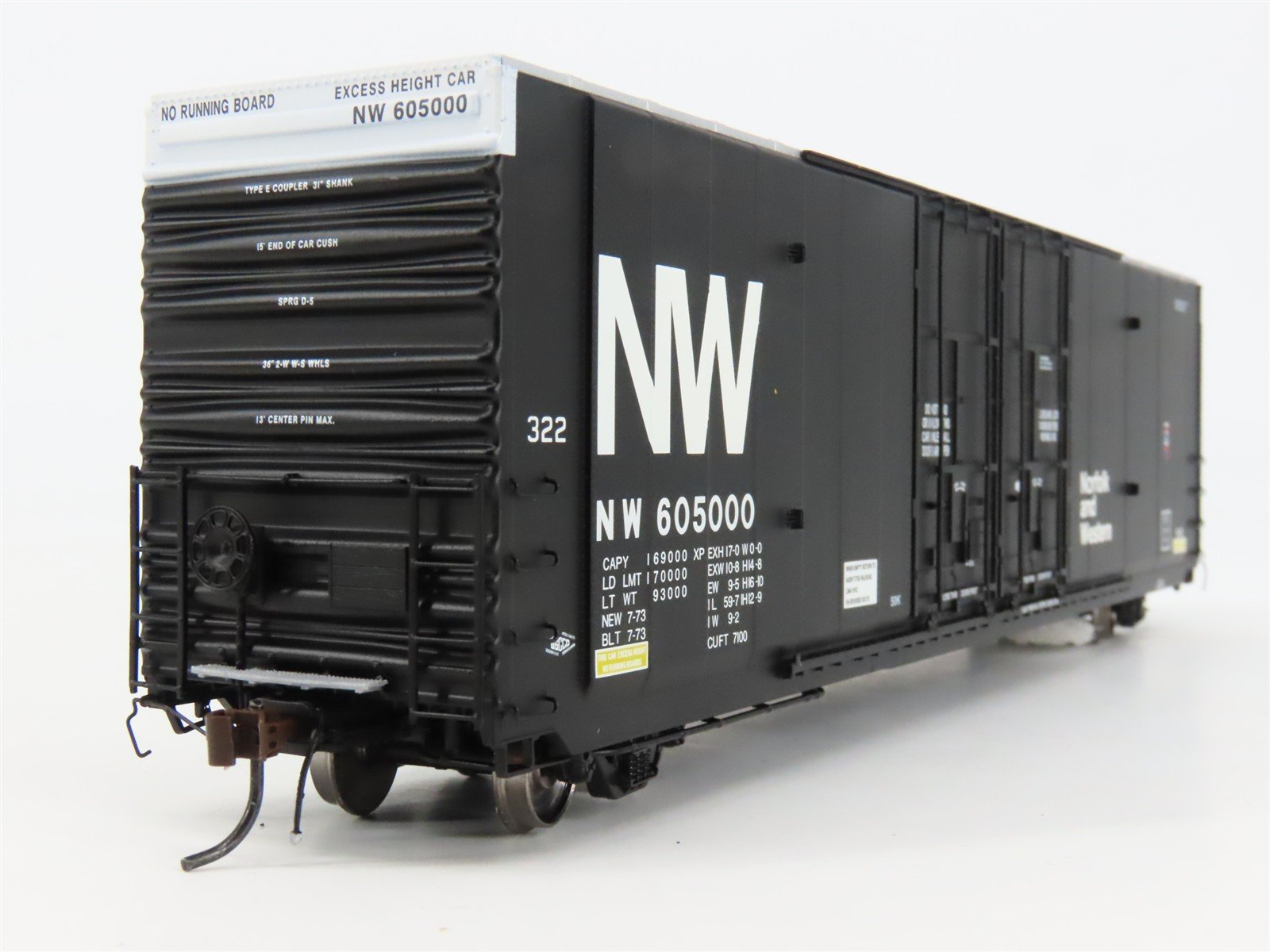 HO Scale ExactRail EP-80303-1 NW Norfolk & Western 60' Box Car 605000 RTR