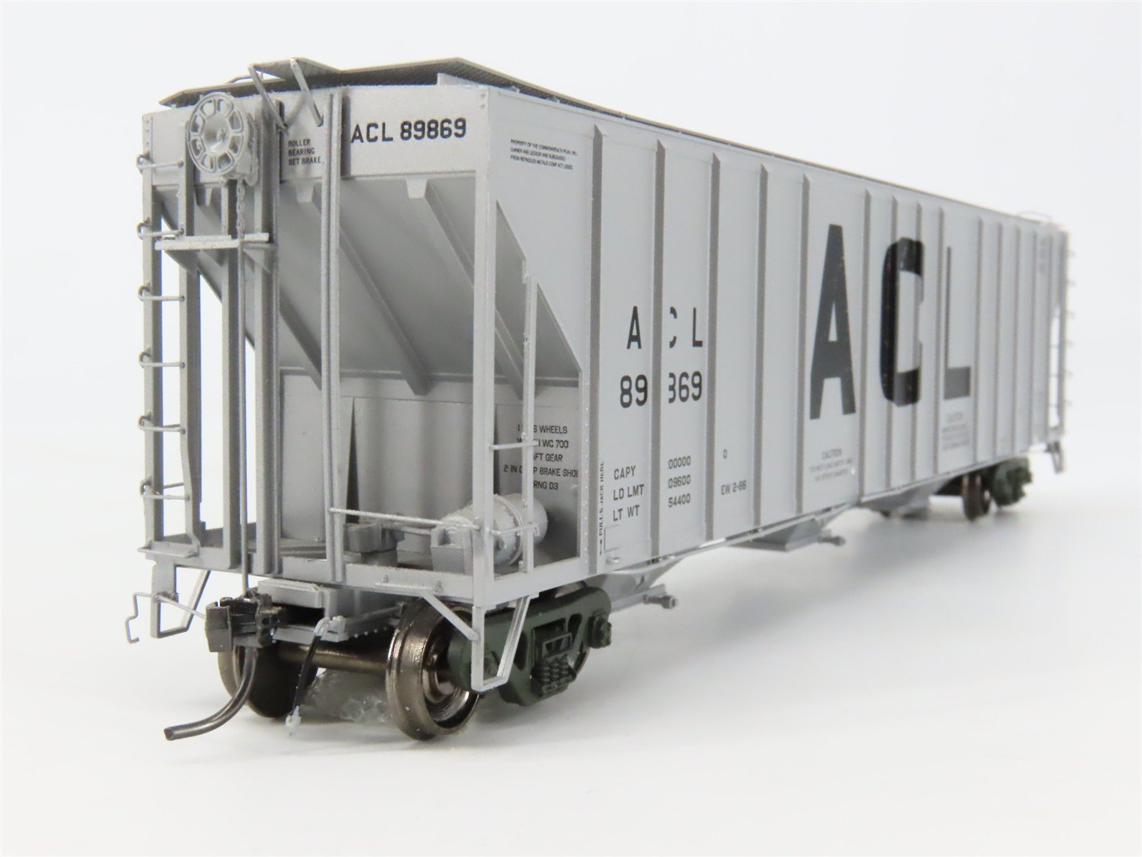 HO Scale ExactRail EP-81001-4 ACL Atlantic Coast Line 3-Bay Covered Hopper RTR