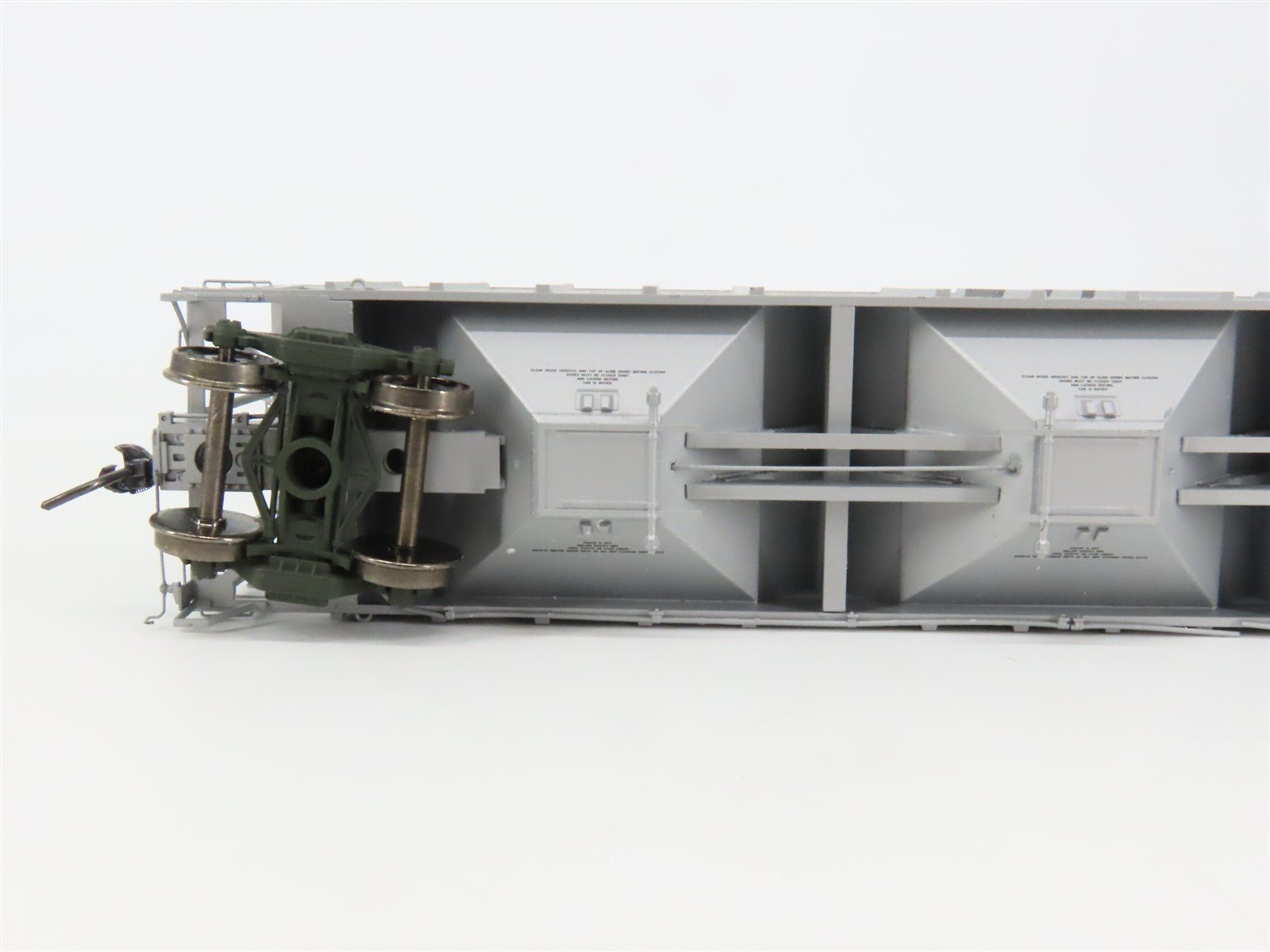 HO Scale ExactRail EP-81001-4 ACL Atlantic Coast Line 3-Bay Covered Hopper RTR