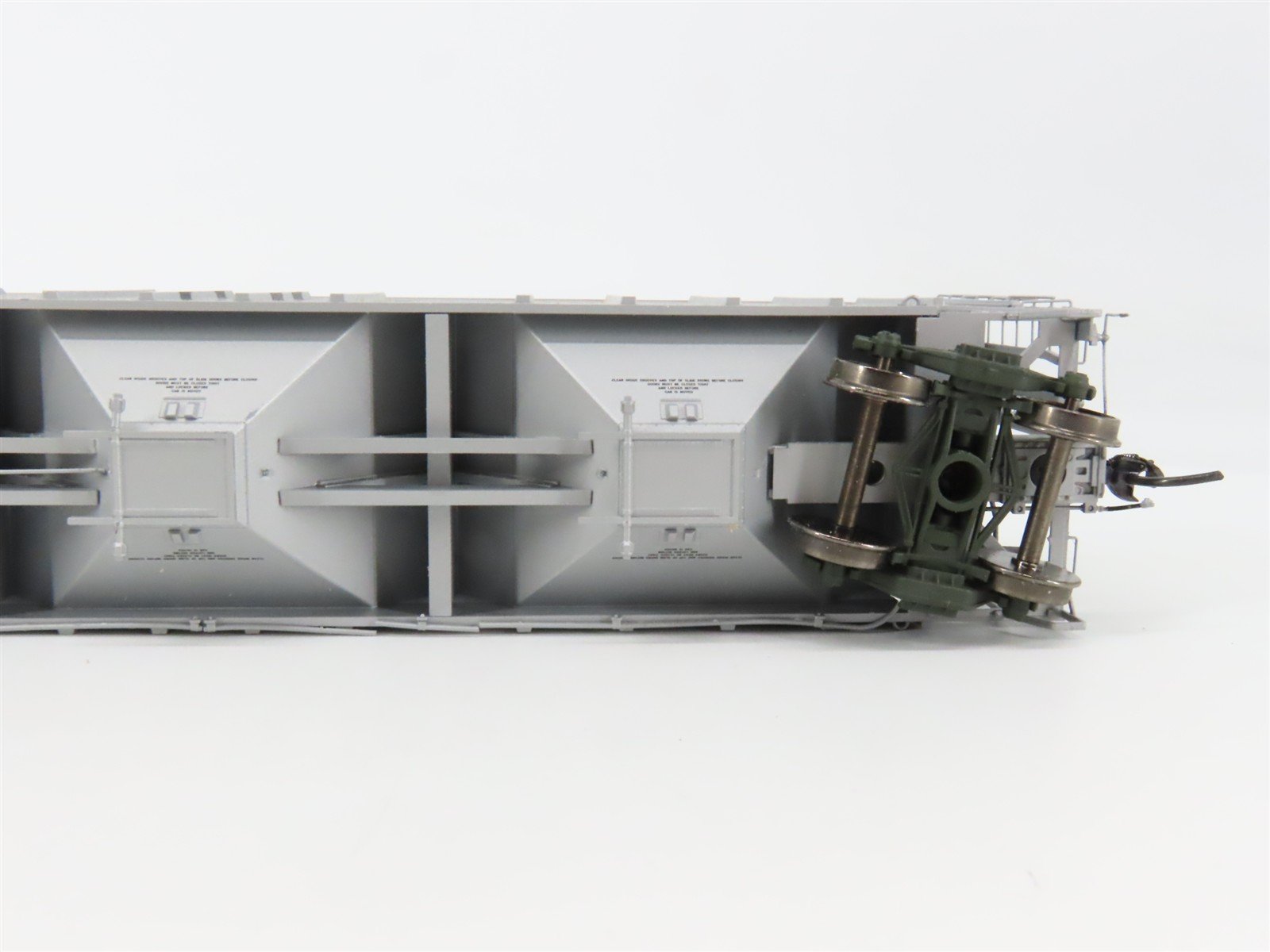 HO Scale ExactRail EP-81001-4 ACL Atlantic Coast Line 3-Bay Covered Hopper RTR