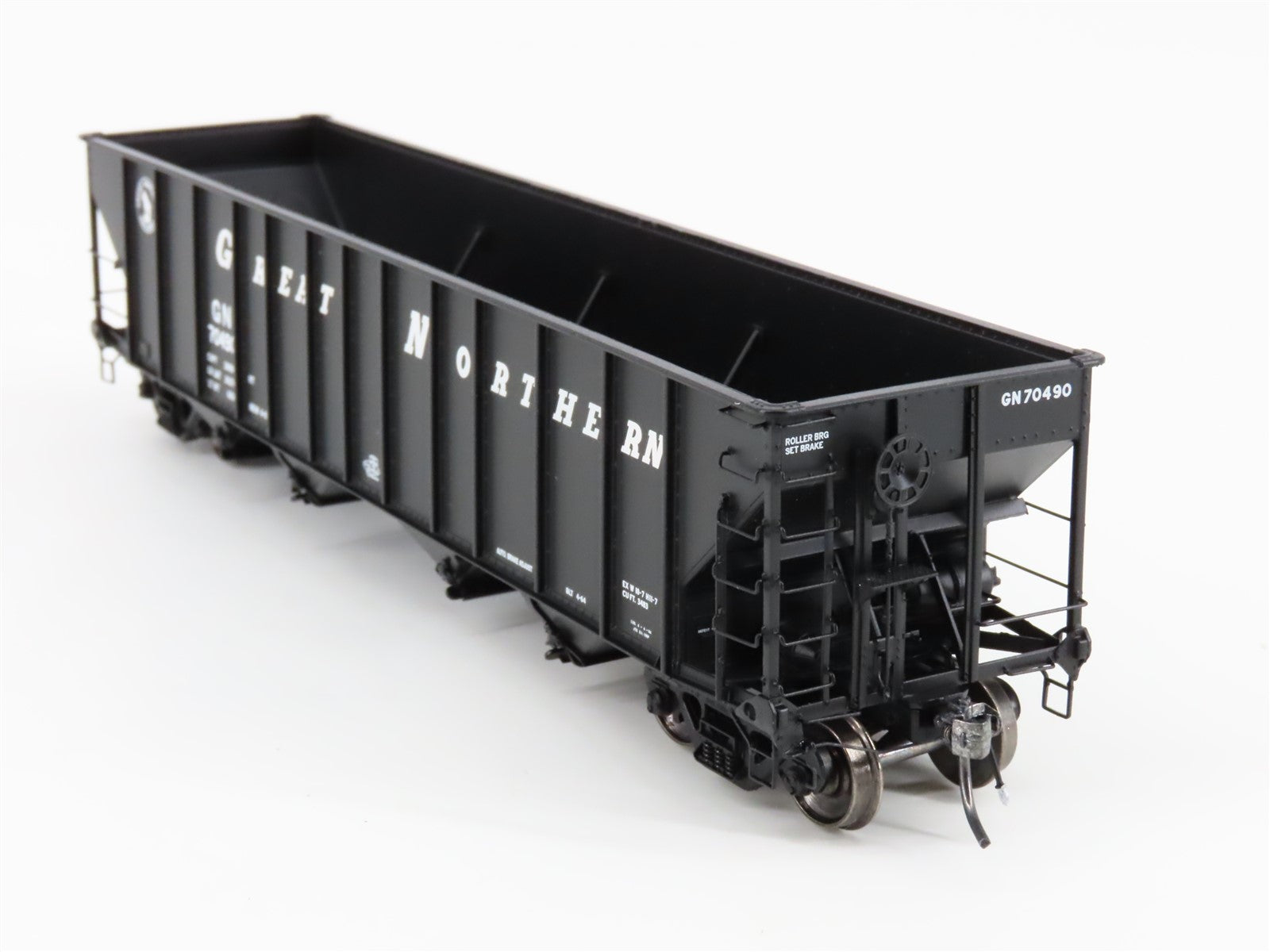 HO Scale ExactRail EP-81456-23 GN Great Northern 4-Bay Hopper 70490 RTR