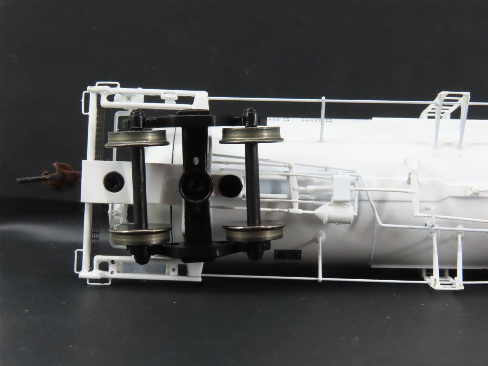 HO Scale Athearn 96108 RPBX 40' 13,000 Gallon Acid Tank Car 23162 RTR