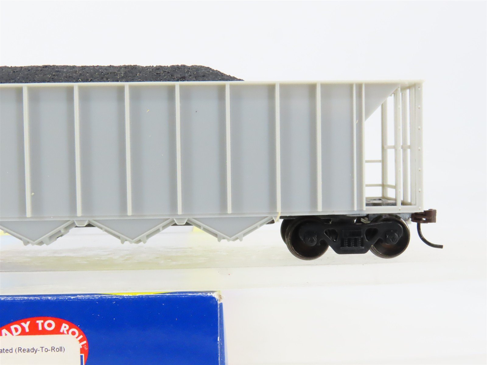 HO Scale Athearn 94600 Undecorated 5-Bay Rapid-Discharge Hopper RTR