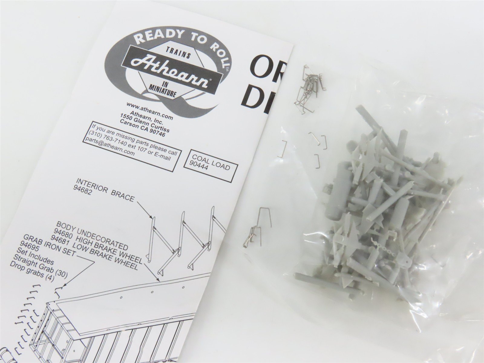HO Scale Athearn 94600 Undecorated 5-Bay Rapid-Discharge Hopper RTR