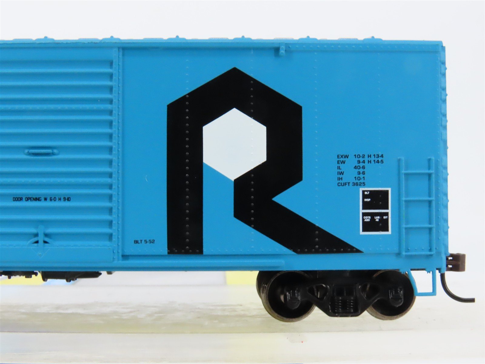 Athearn 70121 Rock Island 40' Box Car 58766 RTR