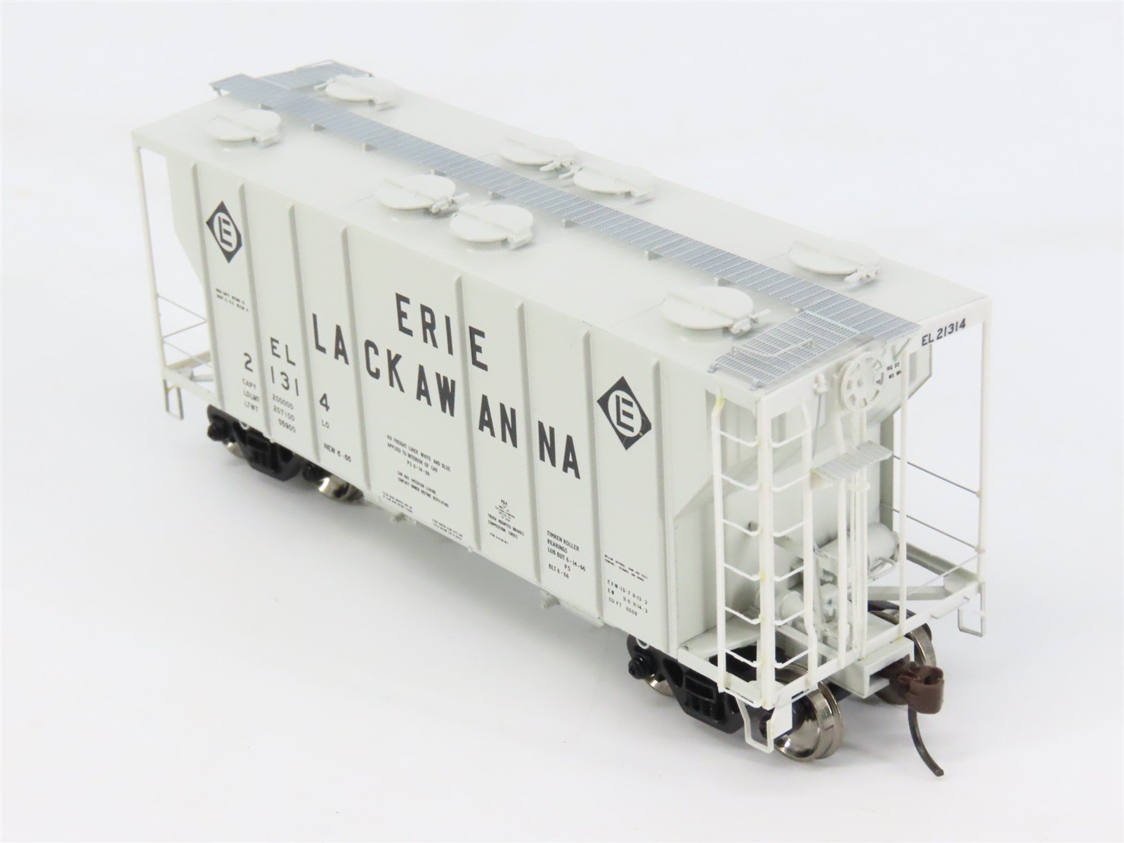 HO Scale Athearn 95529 EL Erie Lackawanna 2-Bay PS-2 2600 Covered Hopper RTR