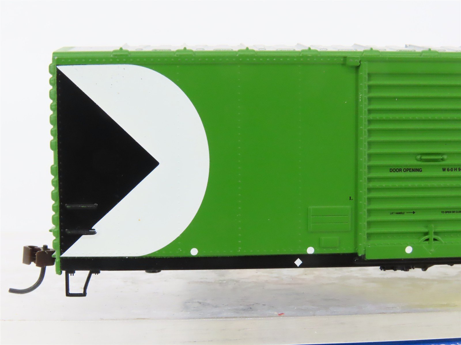 HO Scale Athearn 70123 CP Rail 40' Modernized Box Car 57029 RTR