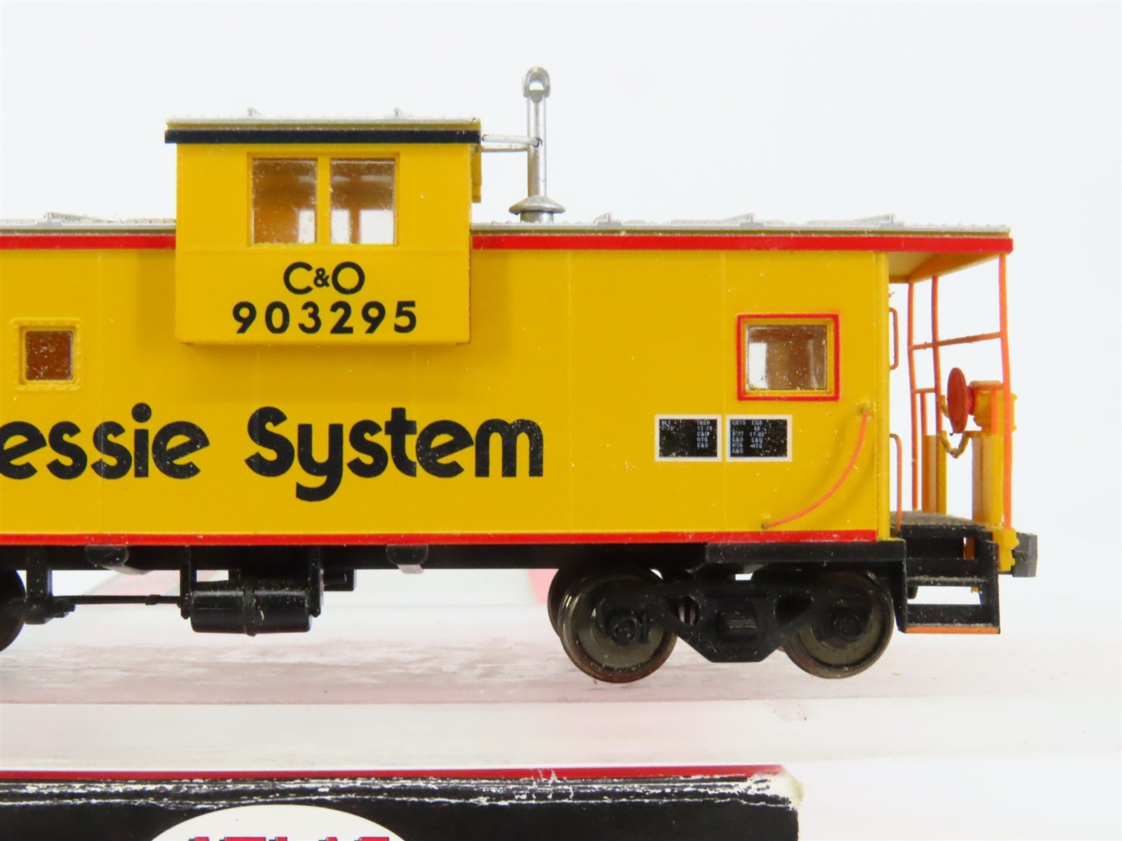 HO Scale Atlas 1907 C&O Chessie System Extended Vision Caboose 903295 RTR