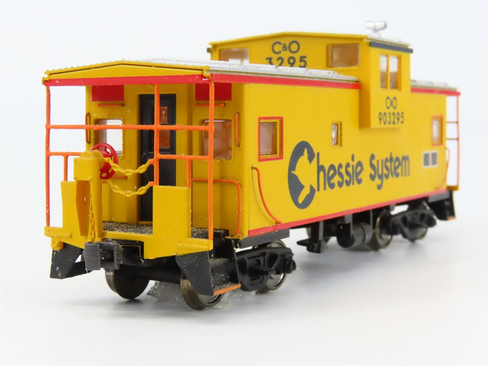 HO Scale Atlas 1907 C&O Chessie System Extended Vision Caboose 903295 RTR