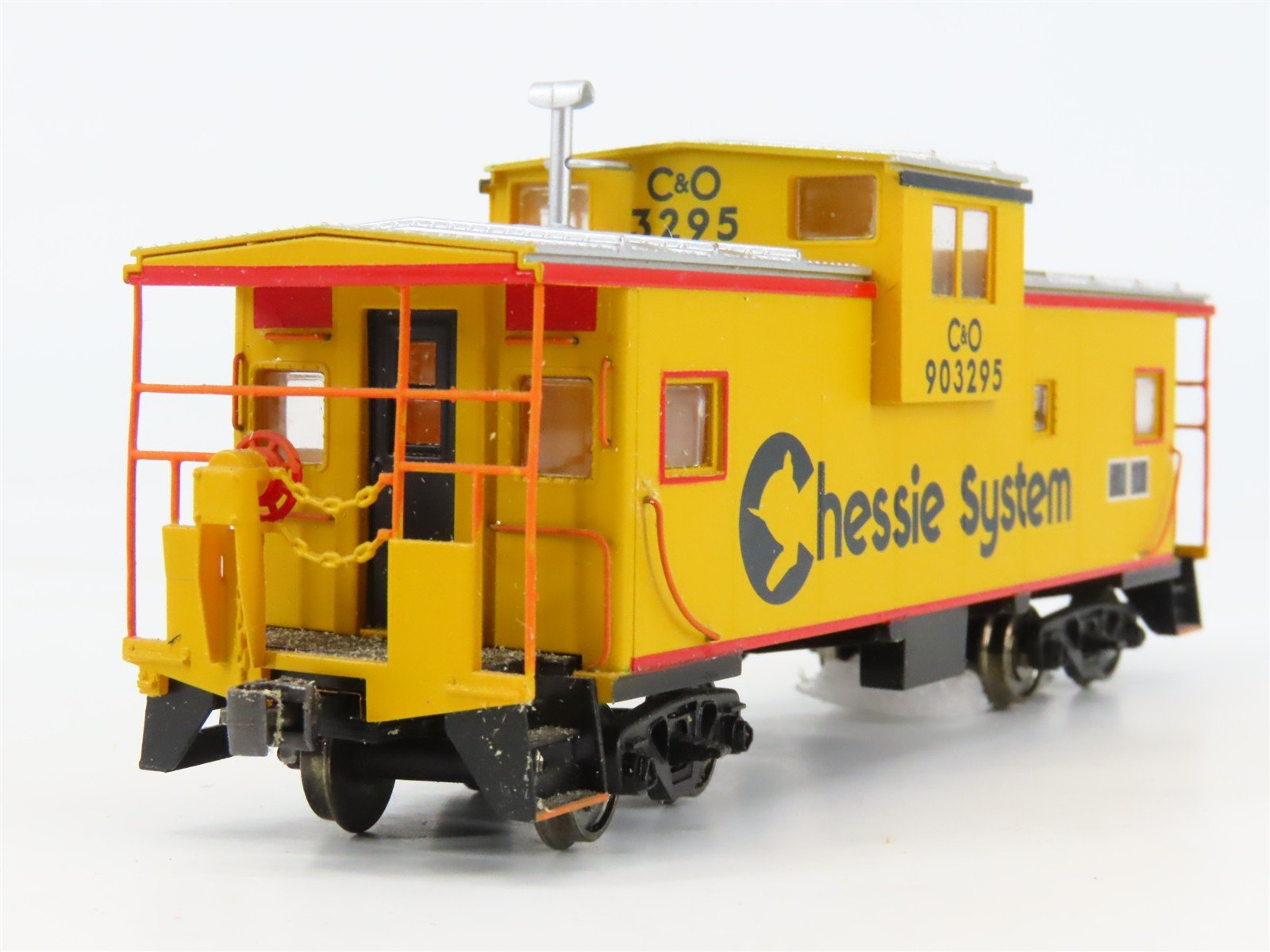 HO Scale Atlas 1907 C&O Chessie System Extended Vision Caboose 903295 RTR