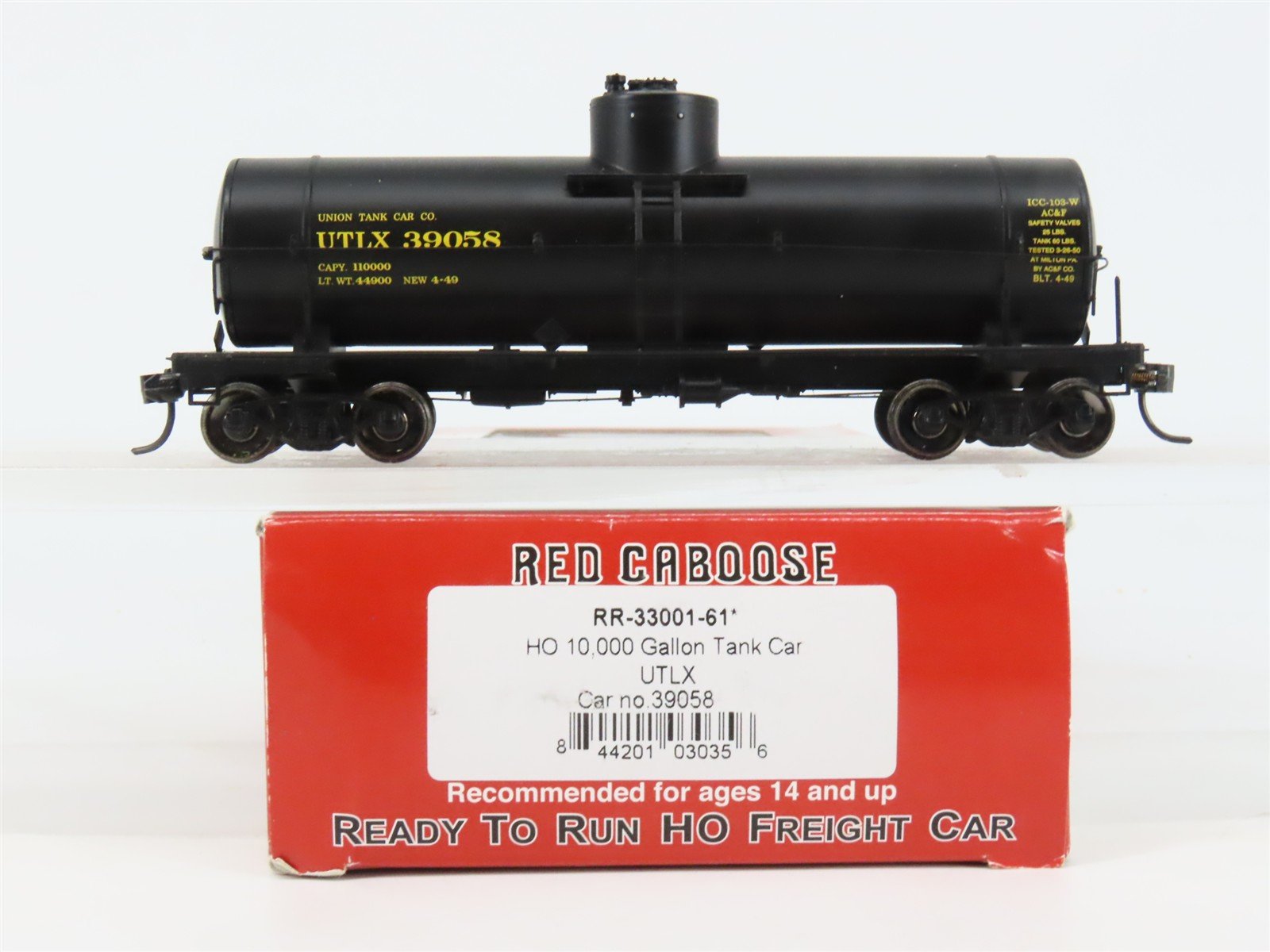 HO Scale Red Caboose RR-33001-61 Union Tank Car Co. 10,000 Gallon Tank Car RTR