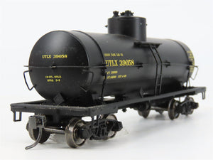 HO Scale Red Caboose RR-33001-61 Union Tank Car Co. 10,000 Gallon Tank Car RTR