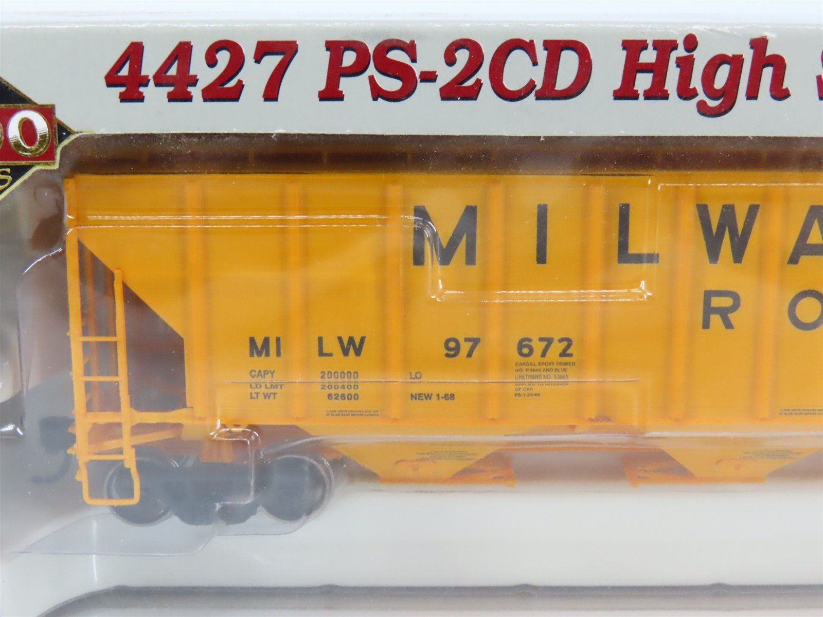 HO Scale PROTO 2000 23780 MILW Milwaukee Road 3-Bay Covered Hopper 97672 RTR