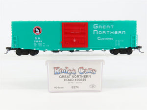 HO Scale Kadee 6374 GN Great Northern 50' 50' PS-1 Box Car 39849 RTR