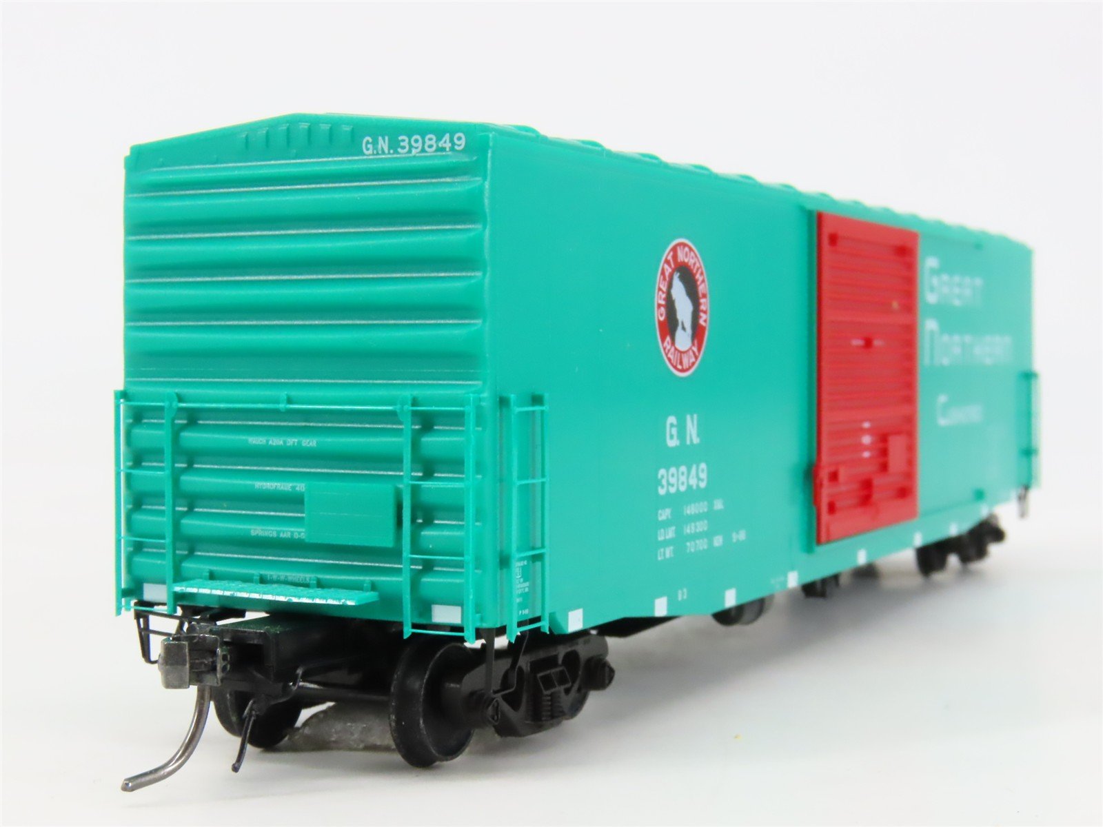 HO Scale Kadee 6374 GN Great Northern 50' 50' PS-1 Box Car 39849 RTR