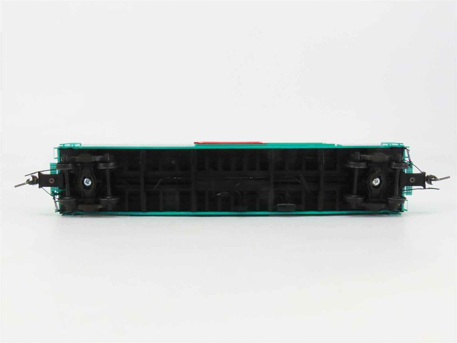 HO Scale Kadee 6374 GN Great Northern 50' 50' PS-1 Box Car 39849 RTR