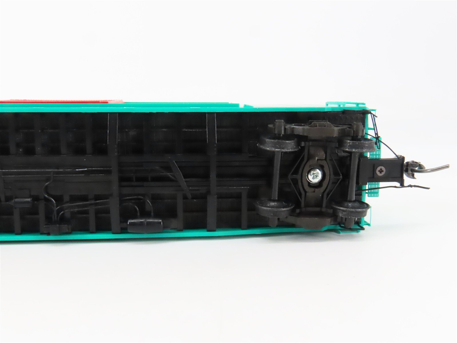 HO Scale Kadee 6374 GN Great Northern 50' 50' PS-1 Box Car 39849 RTR