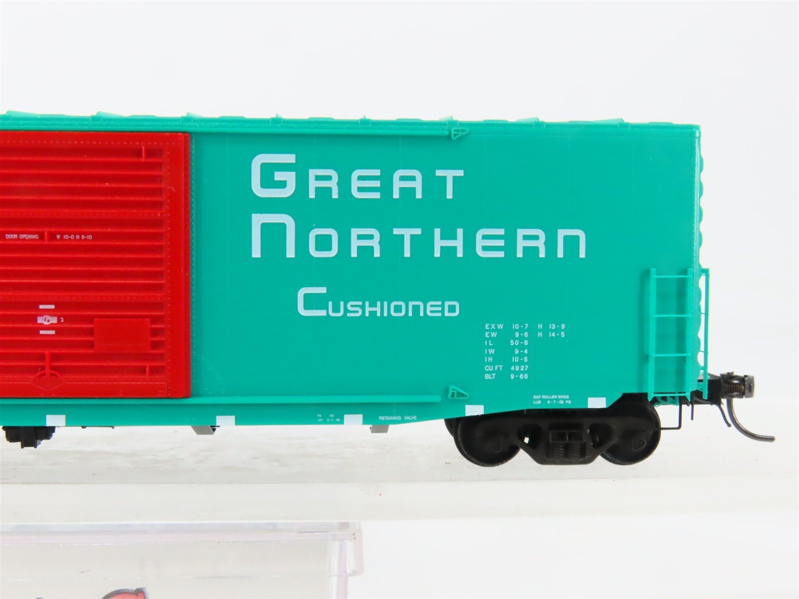 HO Scale Kadee 6398 GN Great Northern 50' PS-1 Box Car 39814 RTR